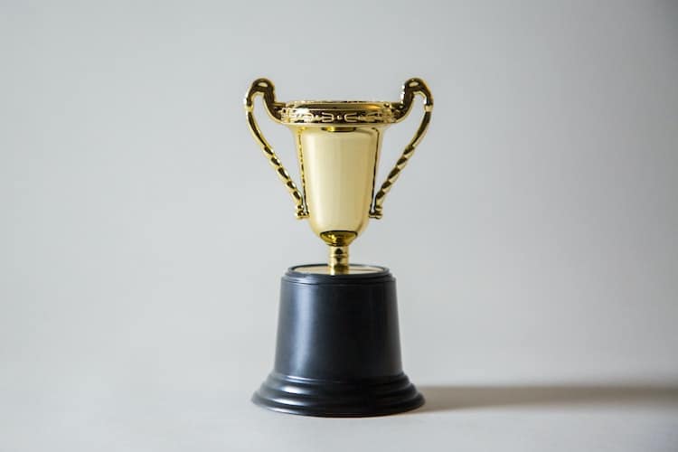 16 Great Golf Trophy Ideas for Your Next Tournament
